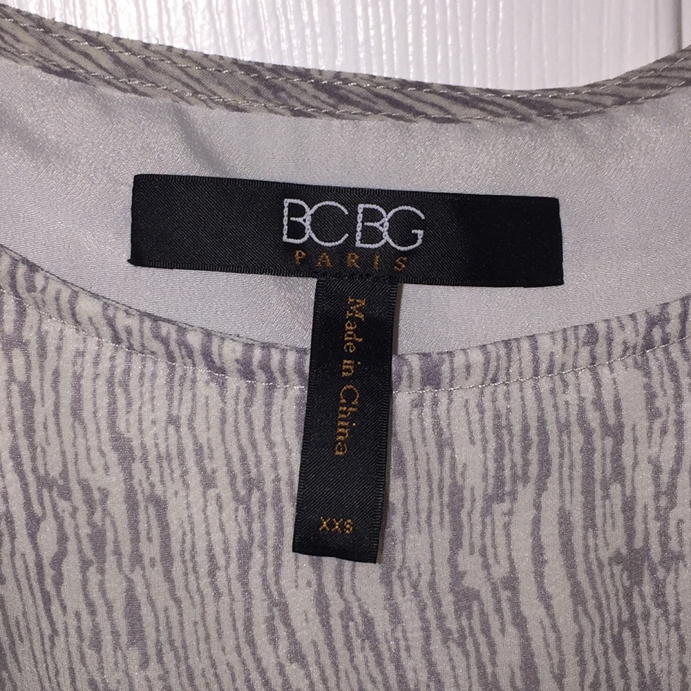 ✨BCBG PARIS Ruffle Dress✨ - Picture 2 of 6